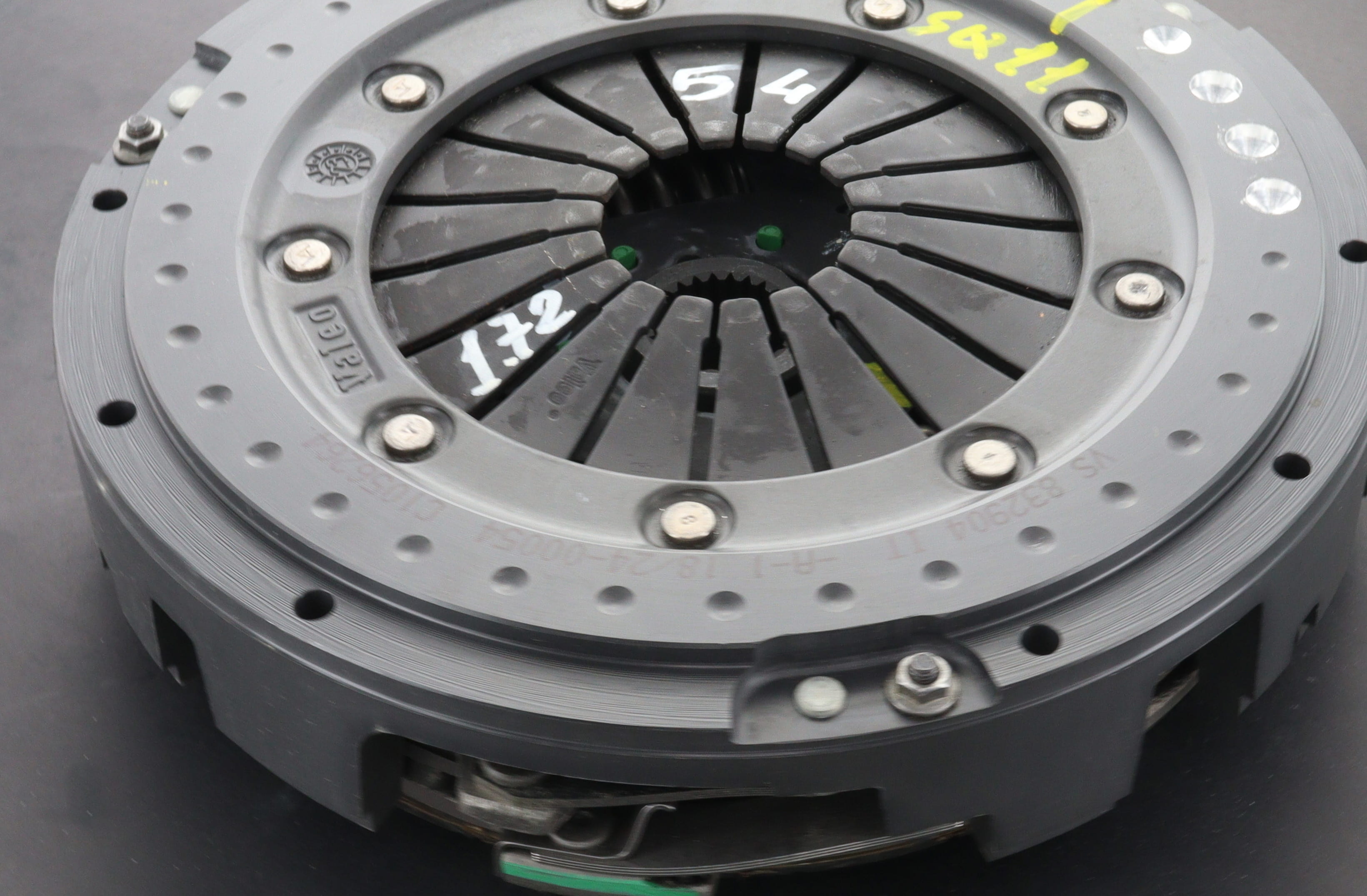 Lamborghini E-Gear NEW Clutch 07L105269K 07L105269F Audi R8 Clutch 07L141011M 07L141011E
079-141-011-E 079141011C 79141011E V8 V10 R-Tronic