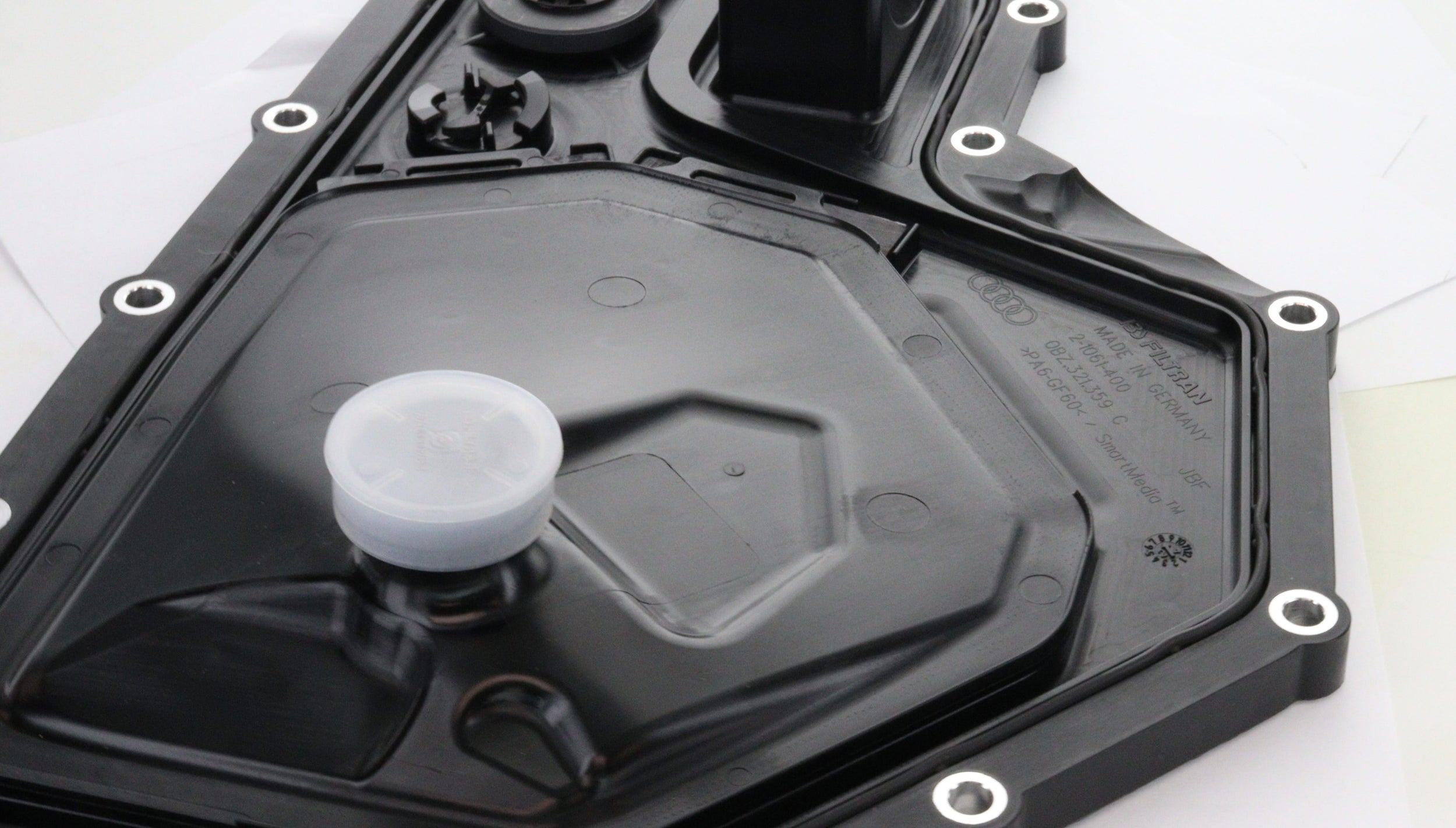 Audi R8 Transmission Oil Pan W/Gasket 0BZ321359C 0BZ321359B