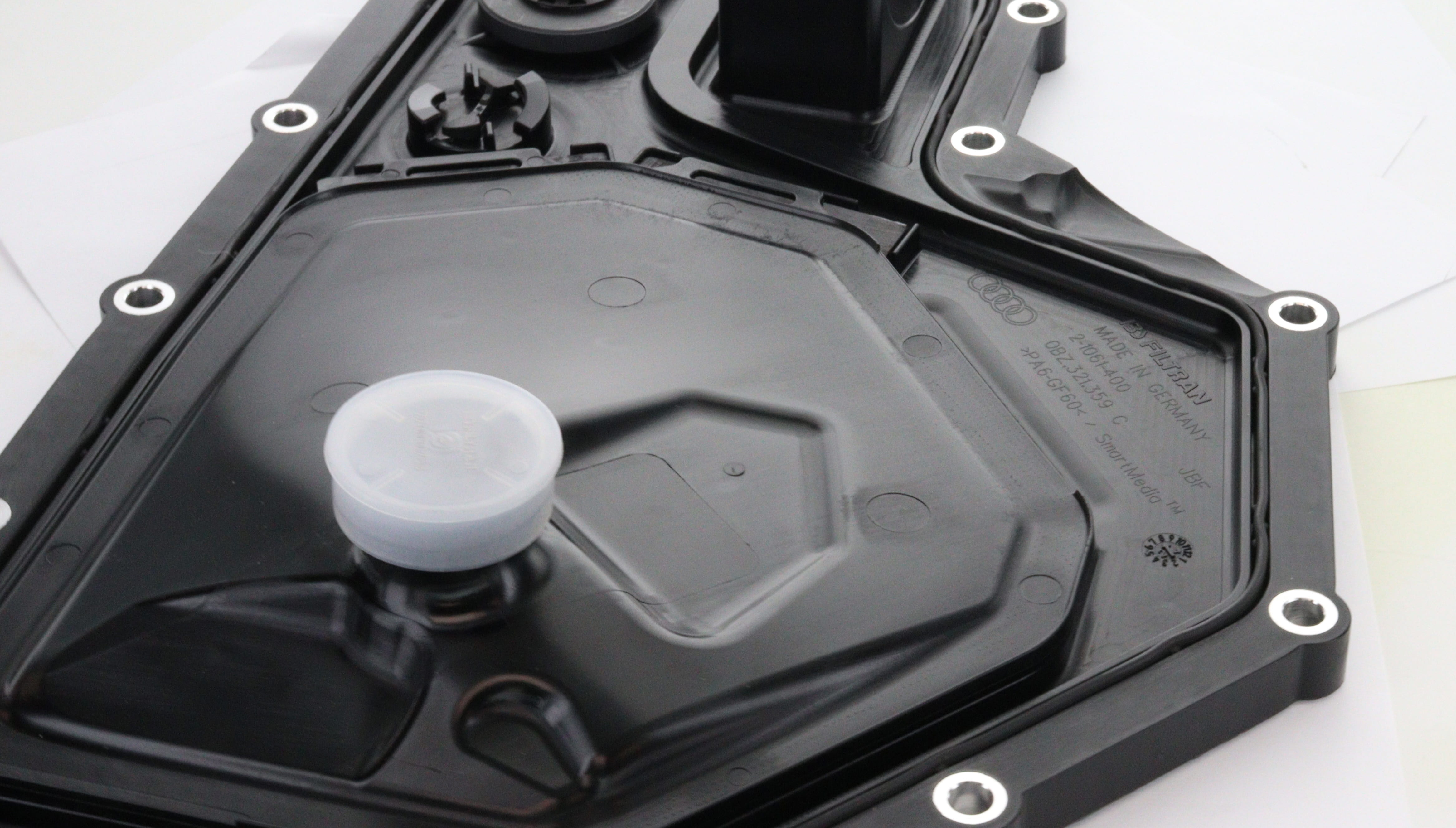 Audi R8 Transmission Oil Pan W/Gasket 0BZ321359C 0BZ321359B