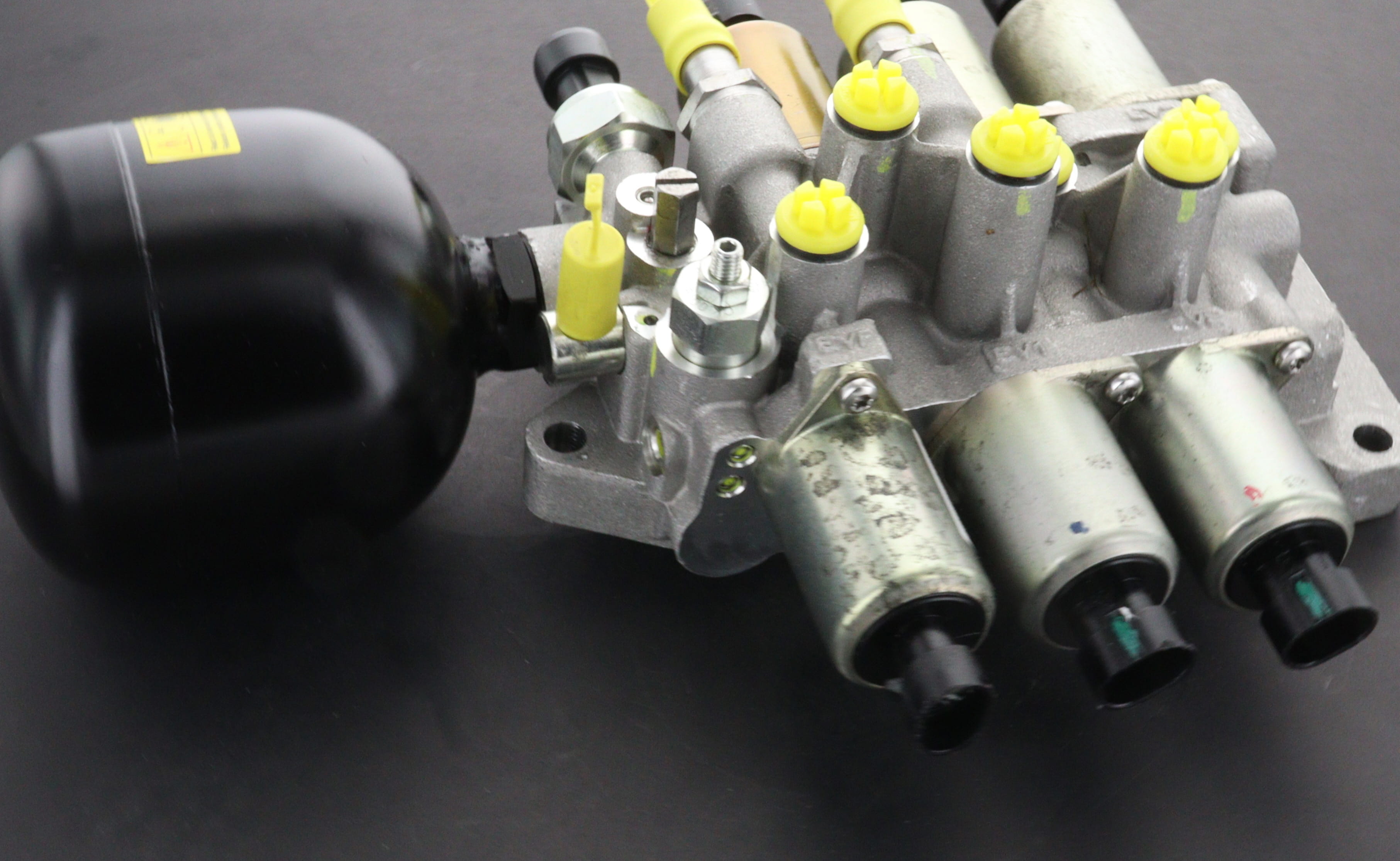 086325181C Lamborghini Valve Block Complete - MLREng