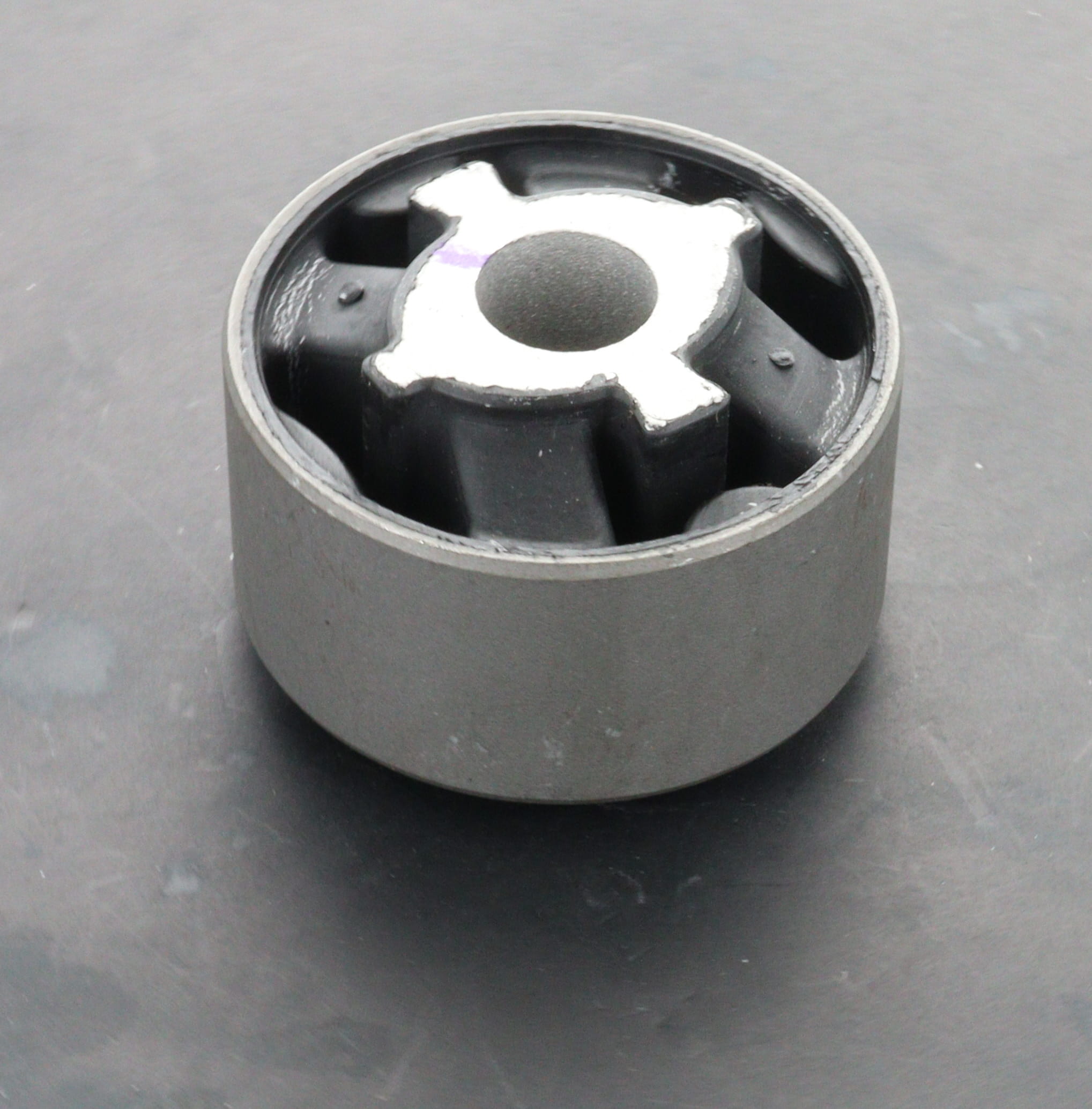 Ferrari F1 DCT Transmission mount 301376