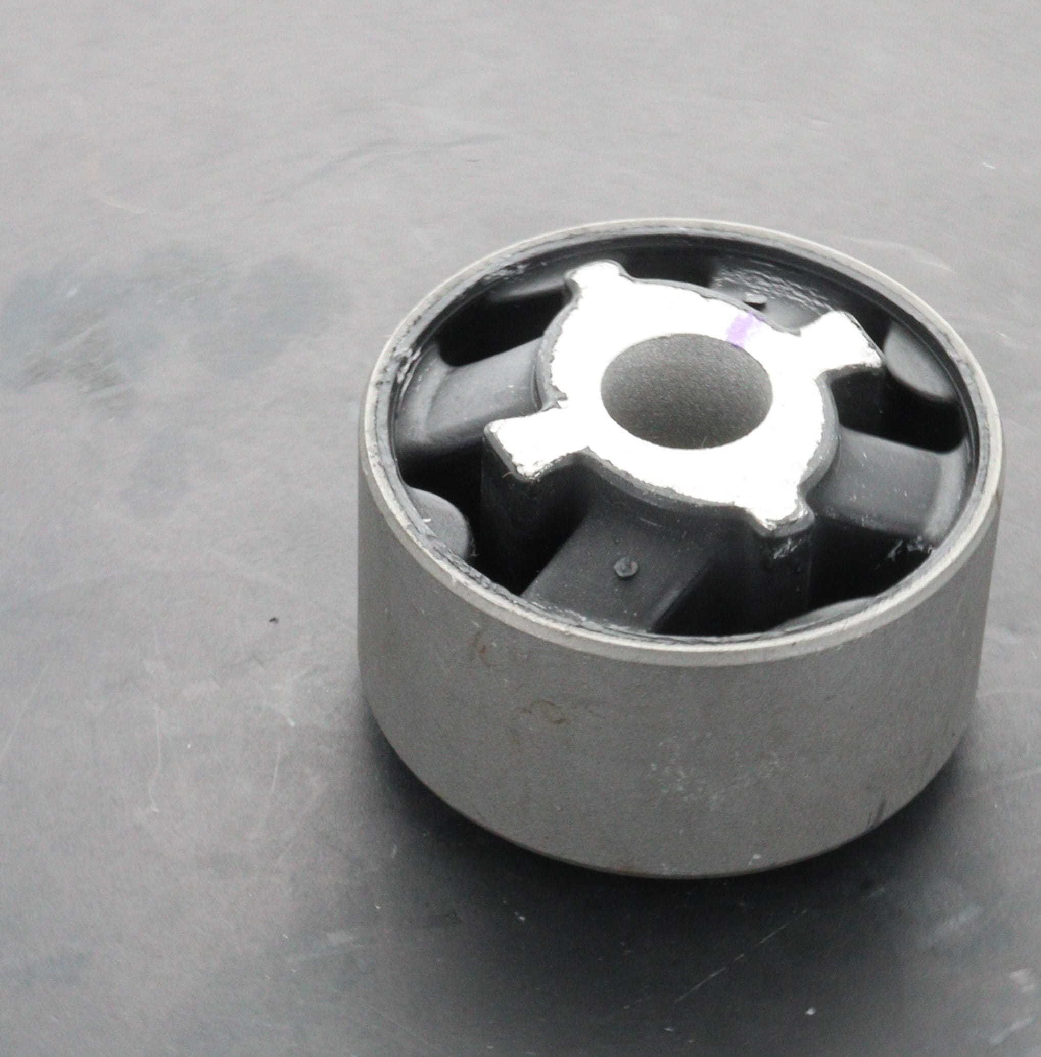 Ferrari F1 DCT Transmission mount 301376