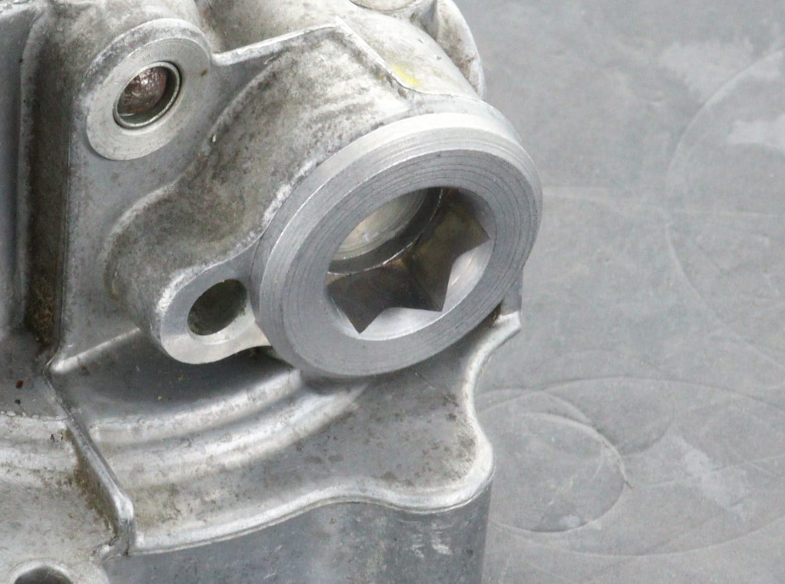 Upgraded Differential Pump Filter plug - GM (87830715) eLSD