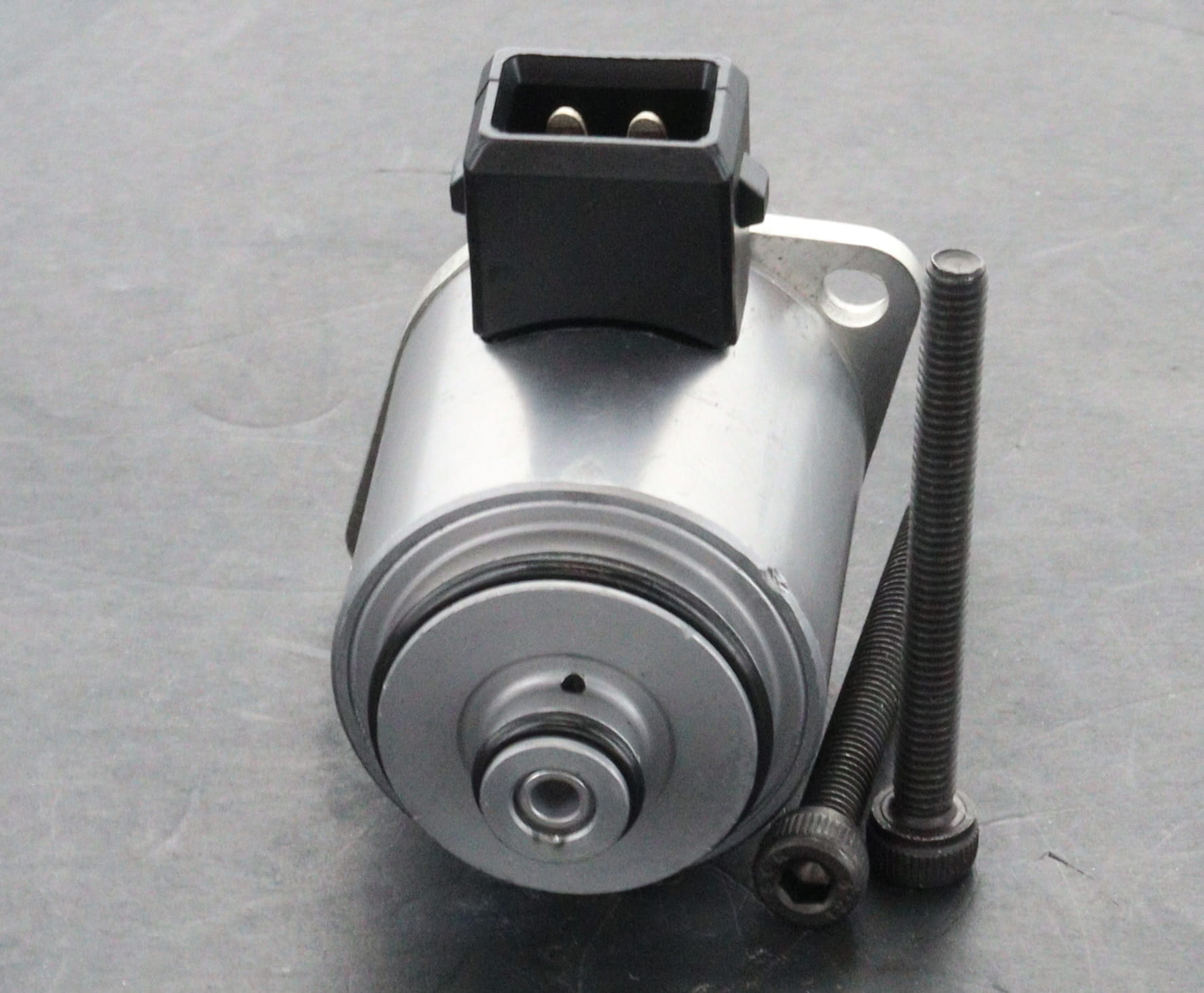 6G43-3200-AC
AG43-3200-BB
4G43-3K215-AB
4G43-3F826-AC
6G43-3F826-AB