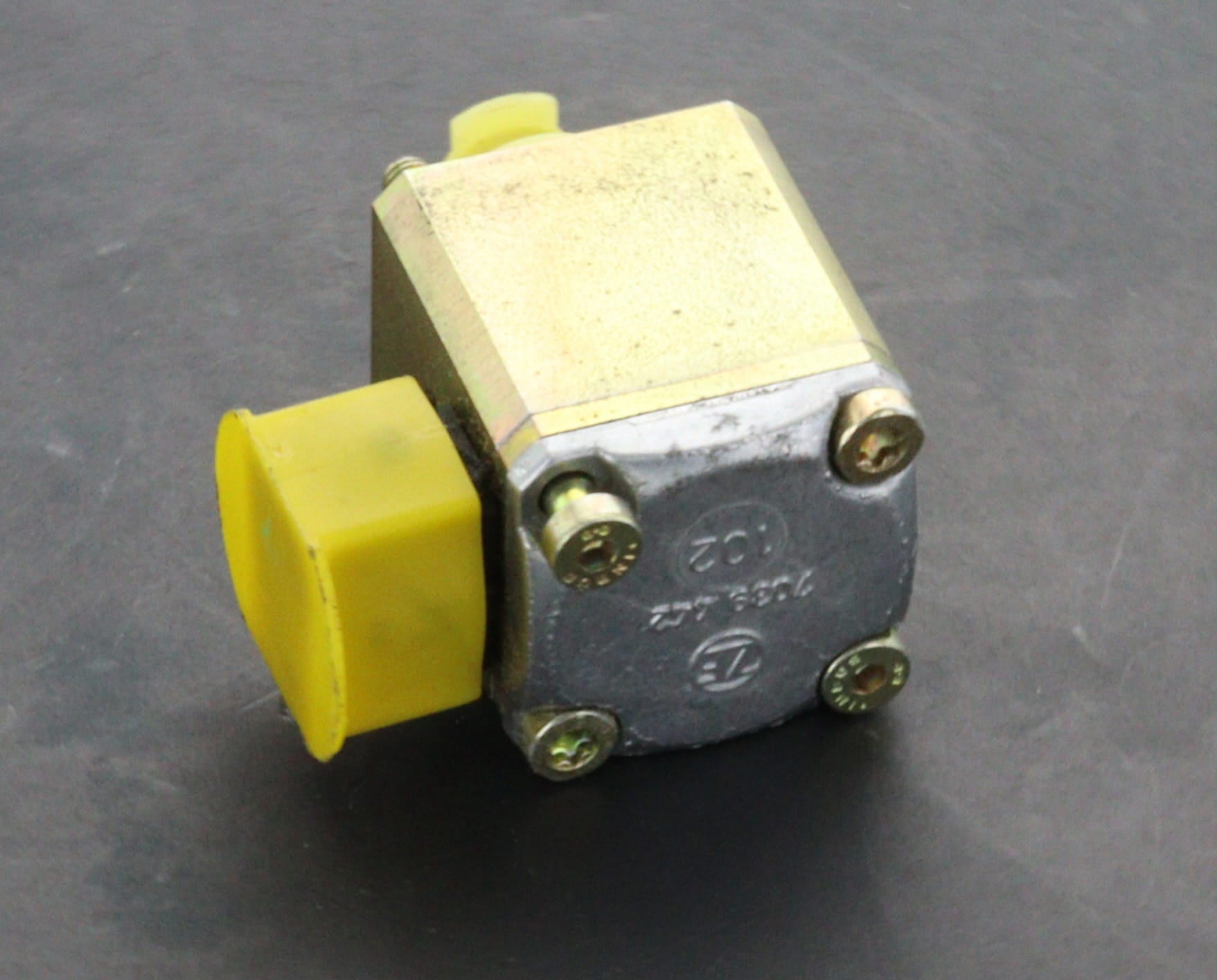 BMW Servotronic Control Solenoid Valve 32411134770 32131092412 32131141482