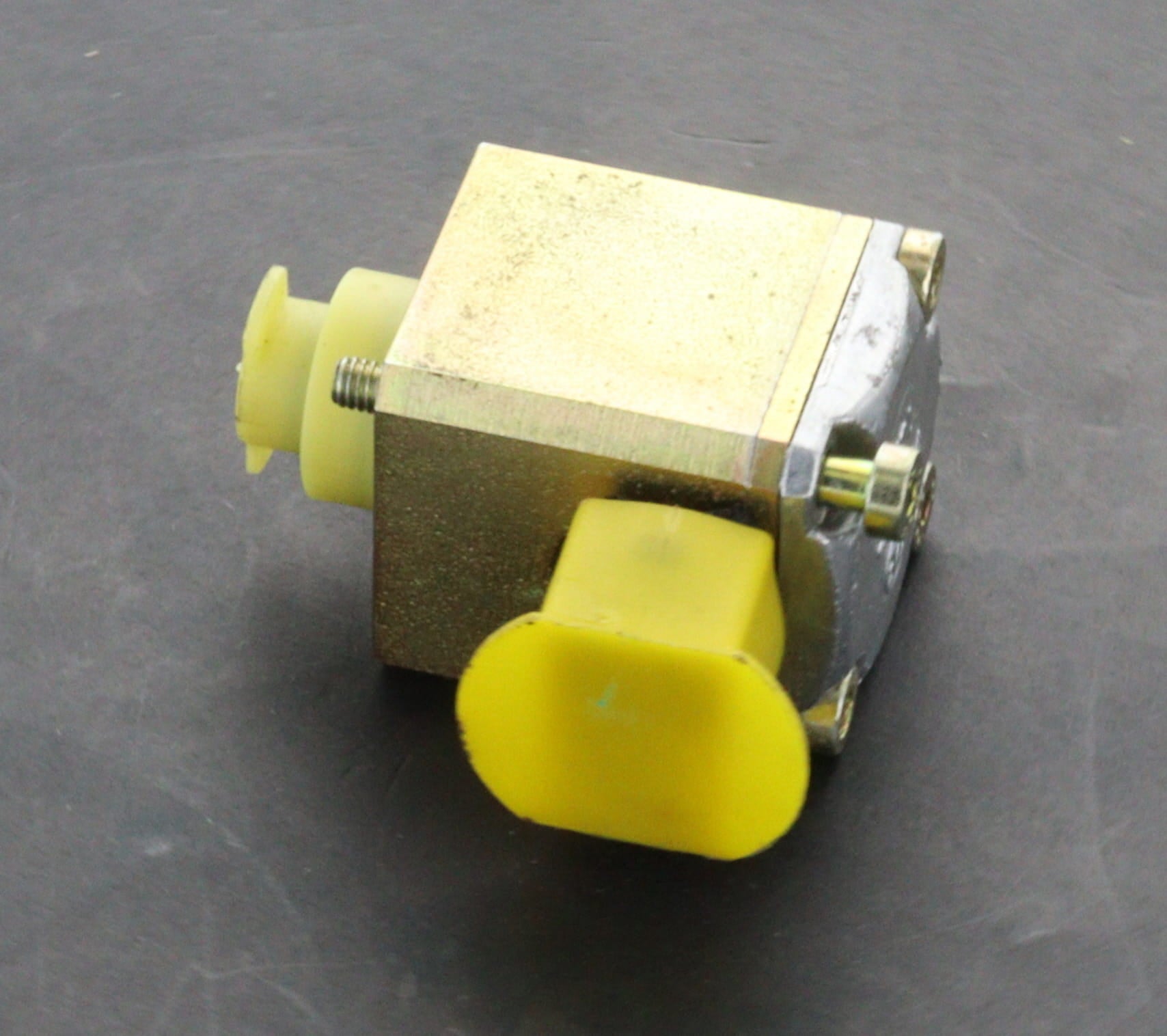 BMW Servotronic Control Solenoid Valve 32411134770 32131092412