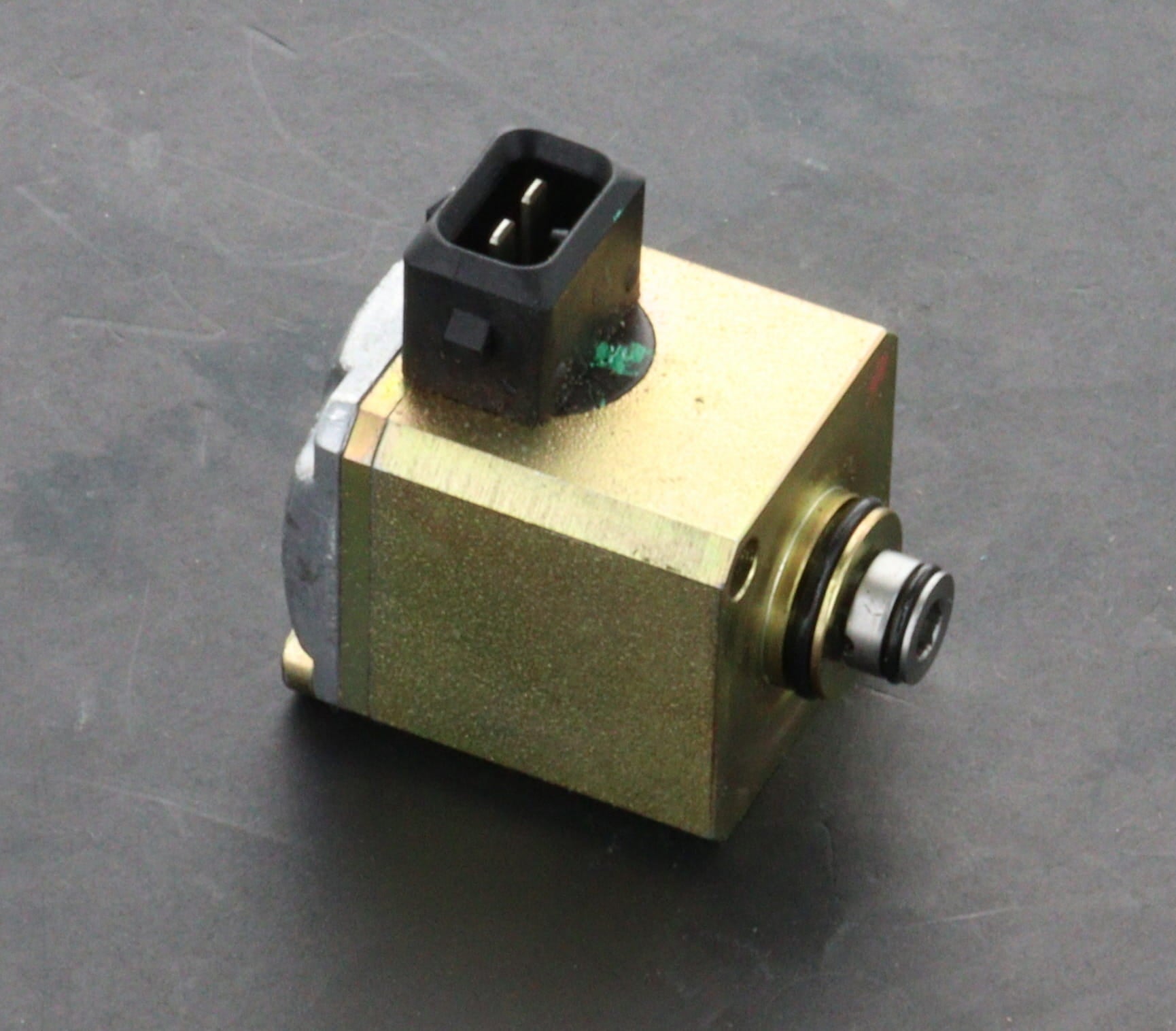 BMW Servotronic Control Solenoid Valve 32411134770