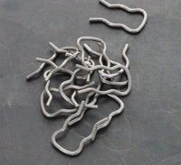 Hydraulic push in type hose retaining clip
