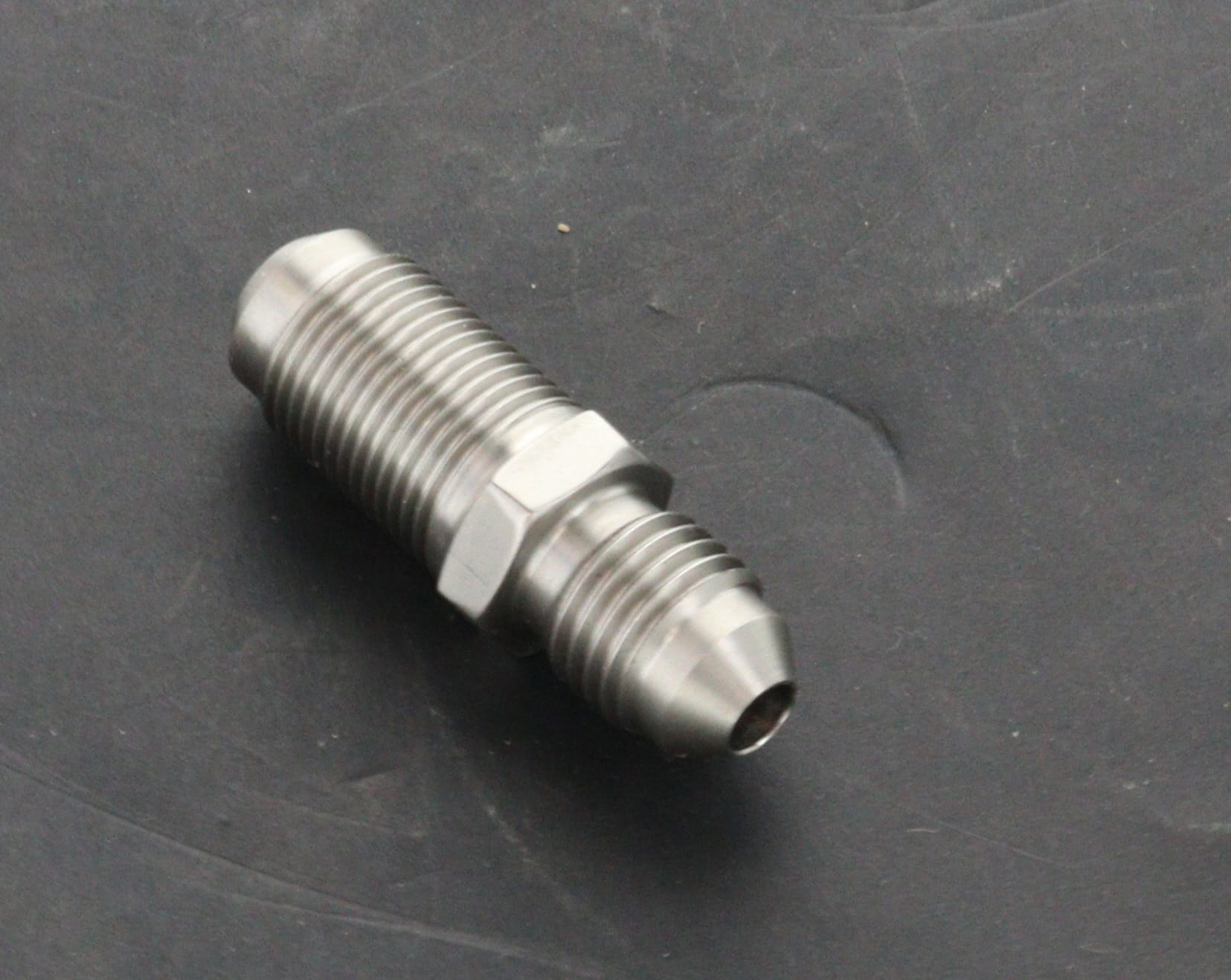 Brake Hose Adaptor M12 x 1.00 – No.4 JIC