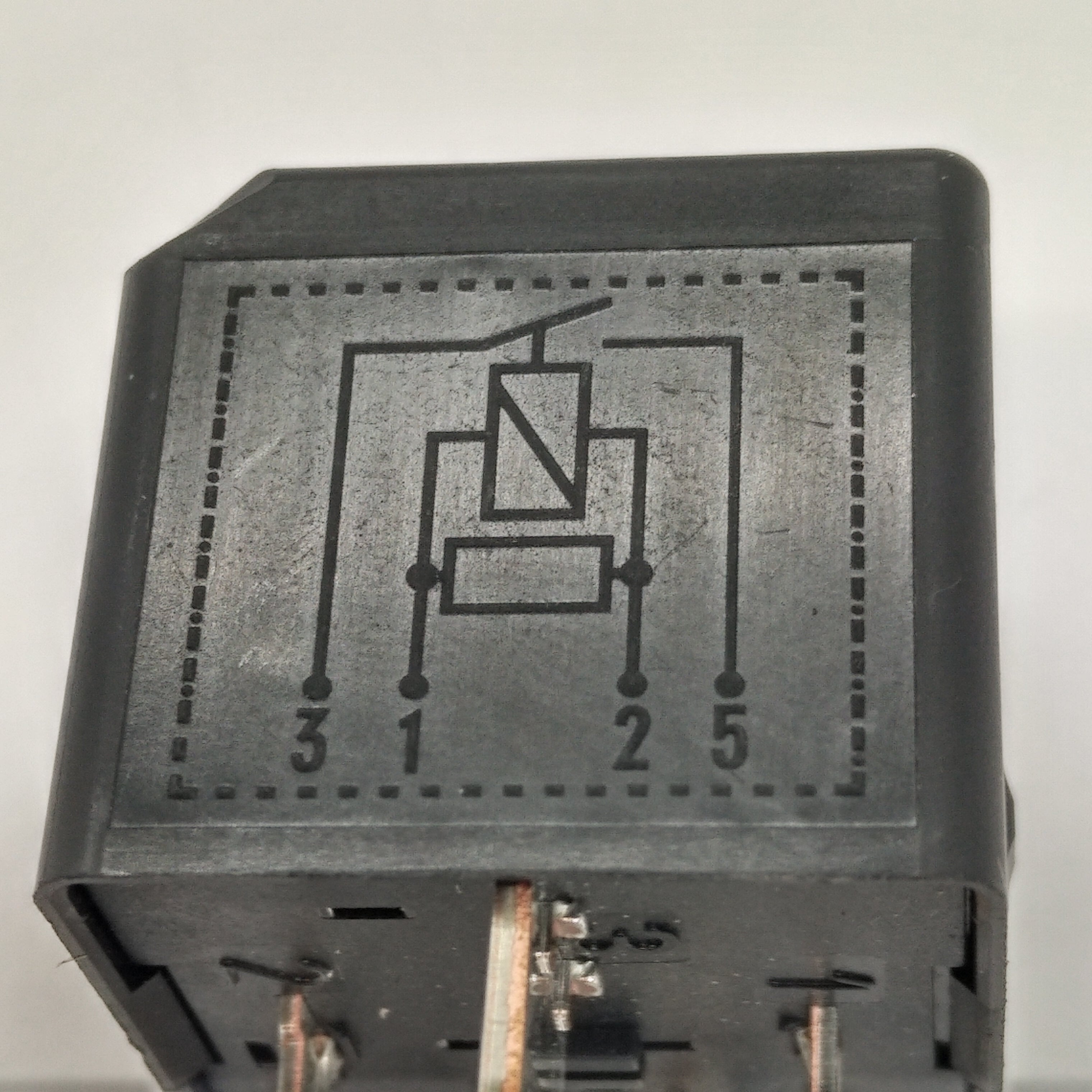 SMG III pump Relay 61366901469