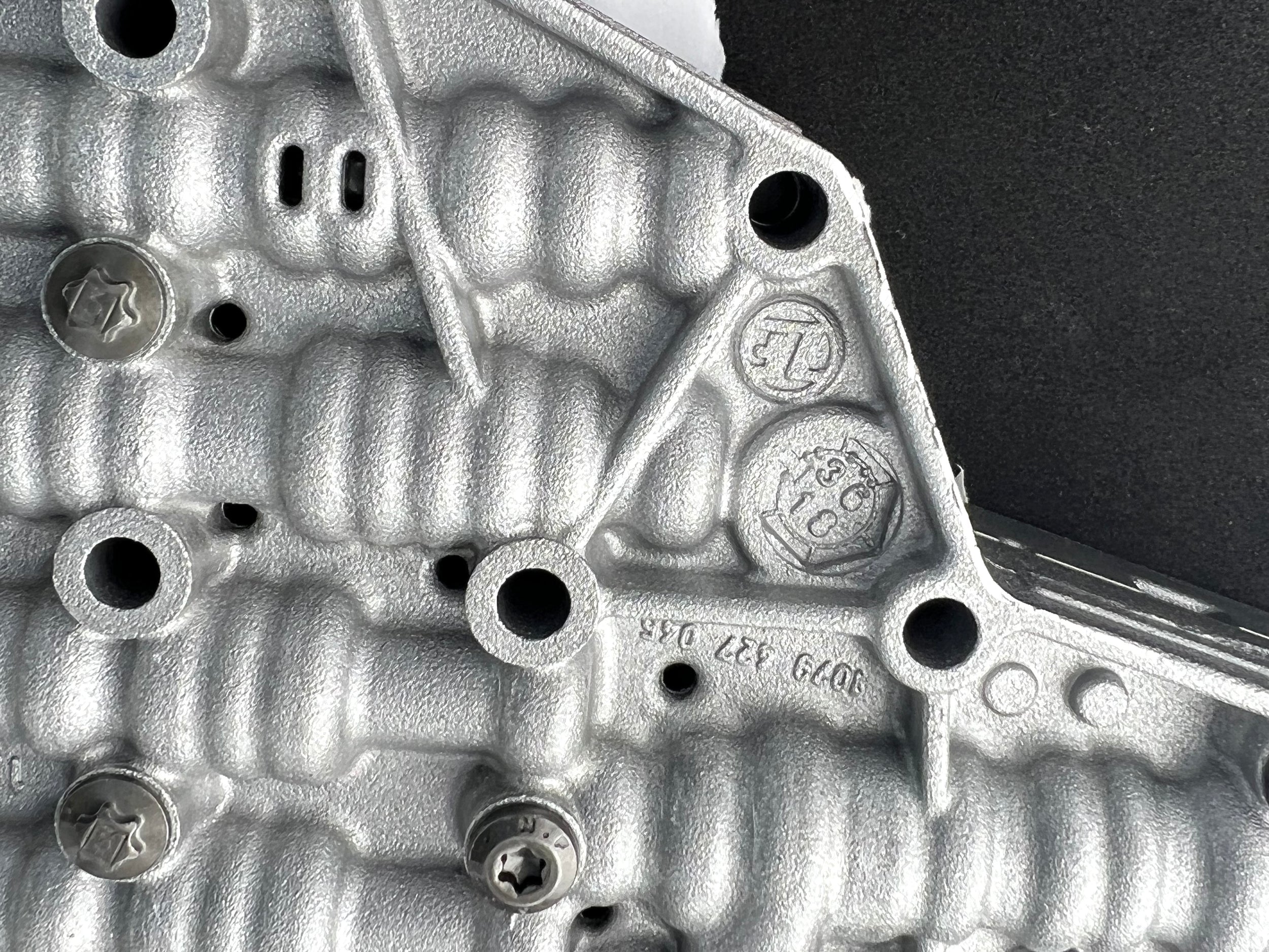 Porsche PDK transmission Valve Body 9G131701535 Porsche PDK transmission Valve Body 9G131701535 9G131701510 9G131701505 9G131701500 718 Boxter Cayman 991 981 Gen2 Gen 2 rebuilt new Carrera 4 4S oil pan control unit 987