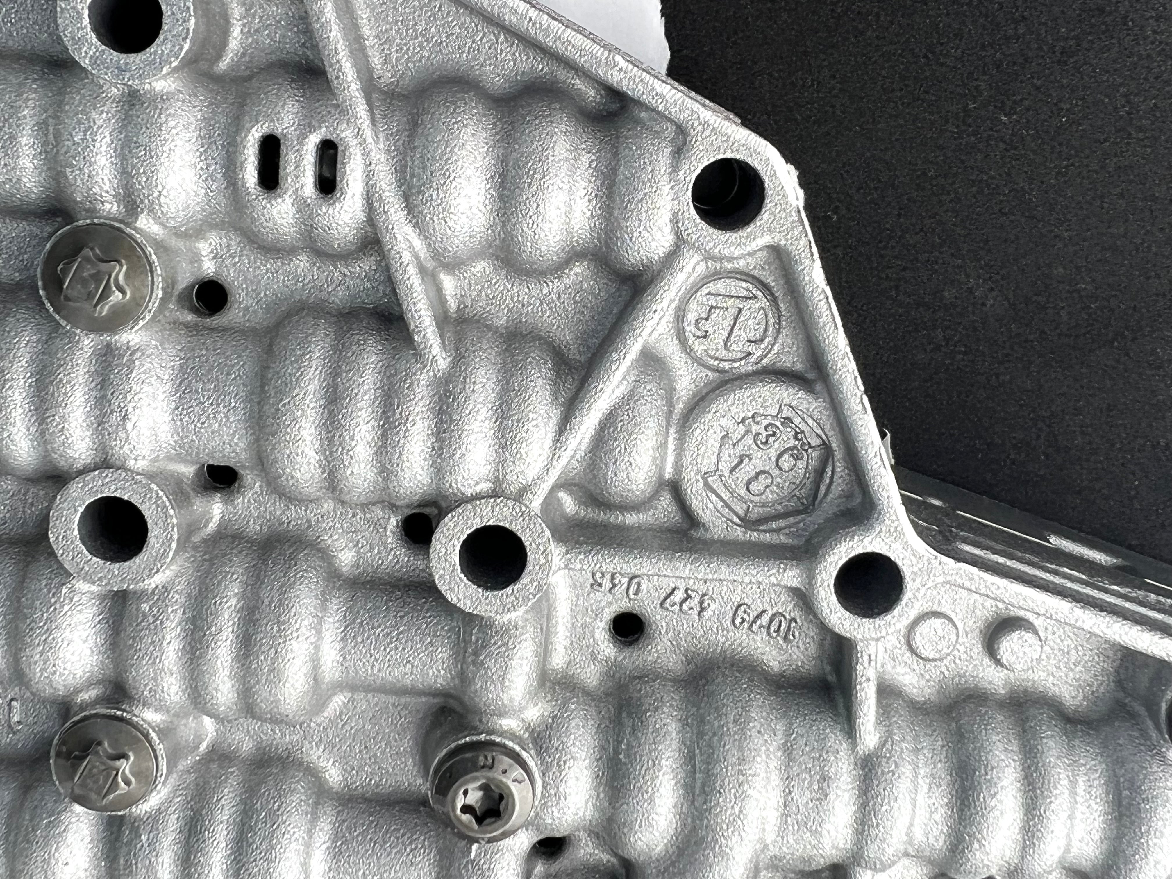 Porsche PDK transmission Valve Body 9G131701535 Porsche PDK transmission Valve Body 9G131701535 9G131701510 9G131701505 9G131701500 718 Boxter Cayman 991 981 Gen2 Gen 2 rebuilt new Carrera 4 4S oil pan control unit 987